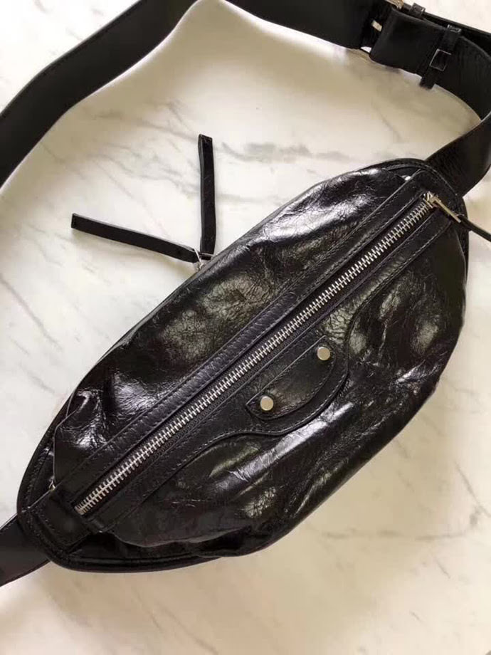 BALENCIAG巴黎世家 胸包 真皮  BL1399
